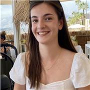 Étudiante pour l’aide aux devoirs et le soutient scolaire. Je possède le toefl et le Cambridge test et suis fluent en anglais